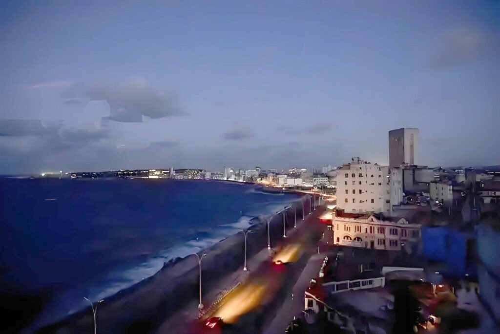 Integrated solar street lighting