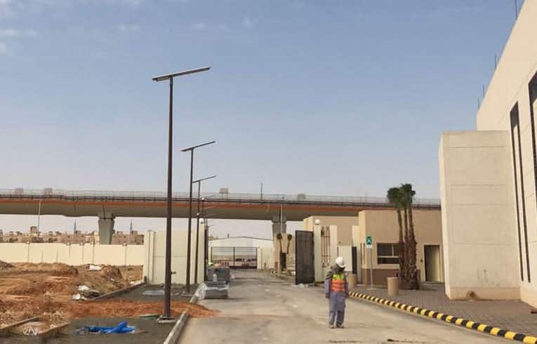 Solar hybrid street light